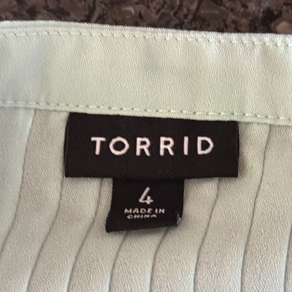 Torrid Mint Green Georgette Long Sleeve Button Front Blouse - Picture 7 of 8